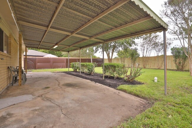 Building Photo - Ready for move in at Southeast Houston!!