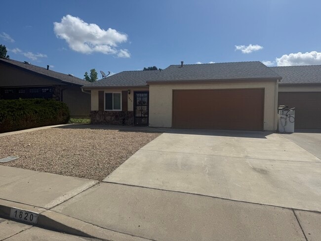 Building Photo - 1820 Marigold Ln