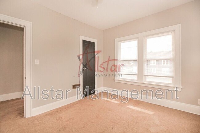 Building Photo - 1550 Glenmont Rd