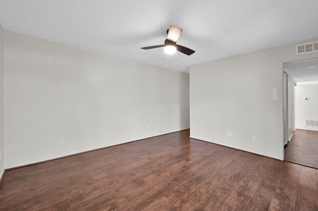 Building Photo - 21 Gambrel Oak Pl