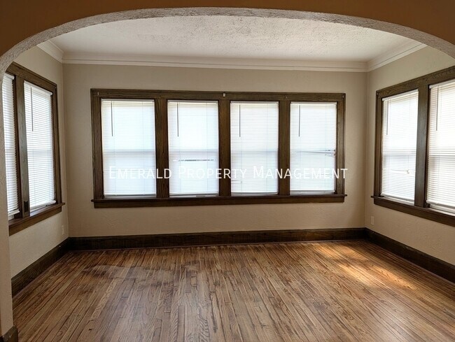 Building Photo - 116 Regan St