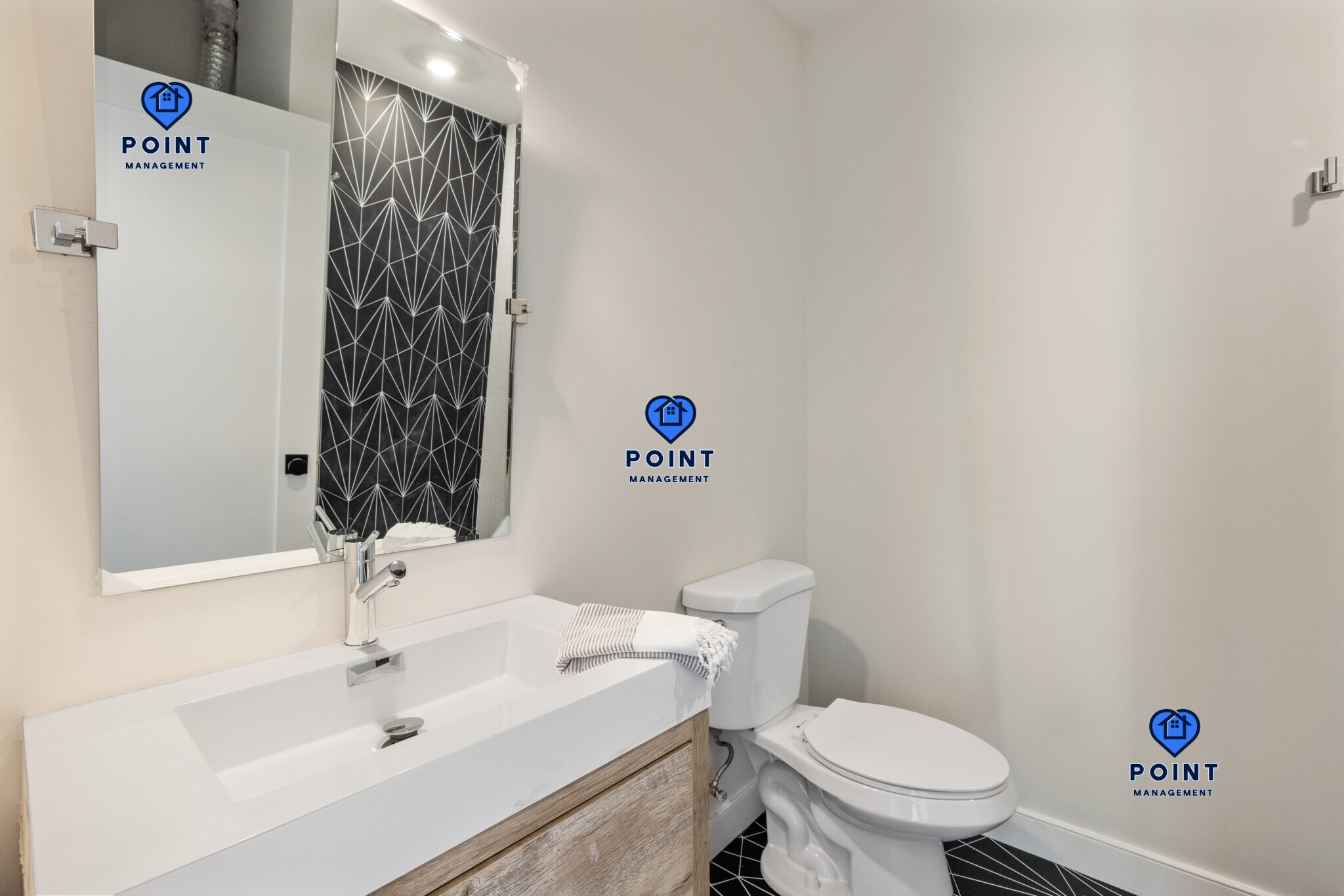 Building Photo - 275 Webster St