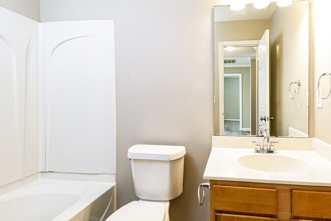 Building Photo - 4611 Meadowfield Rd