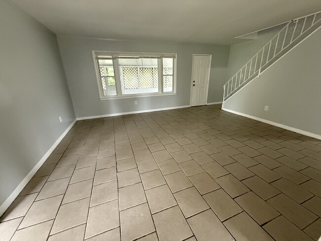 Building Photo - 23 Bermuda Cir