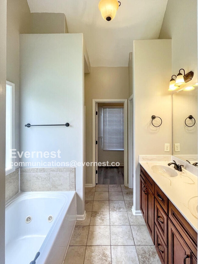 Building Photo - 1153 Chinook Cir