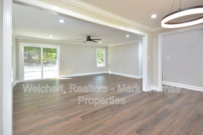 Building Photo - 1705 Mason Rd