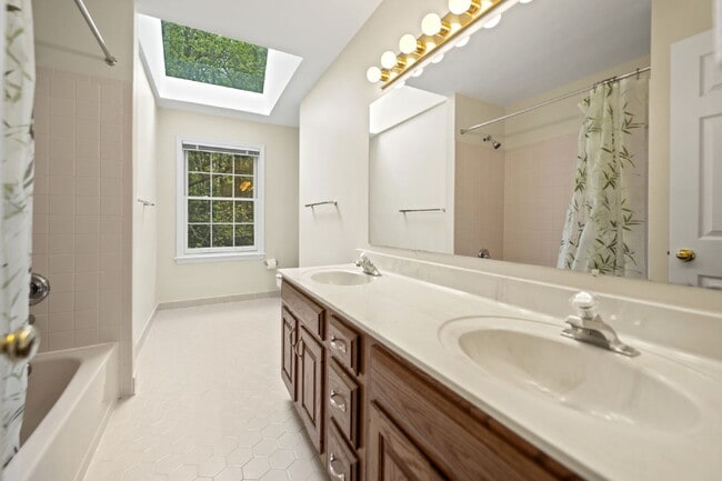 Building Photo - Elegant Tudor-Style Home in a Peaceful Oakton Setting