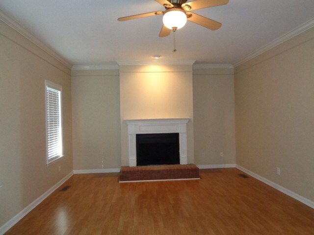 Building Photo - 2702 Camden Ct