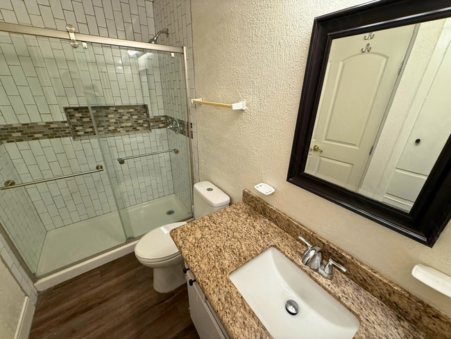 Building Photo - Move-In Special. Half off the first full month's rent with a 12-month lease.