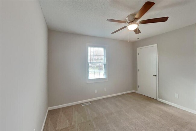 Building Photo - 140 Linda Ln