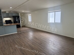 Building Photo - 2 Bedroom 2 Bathroom Single Family Home - Centrally Located