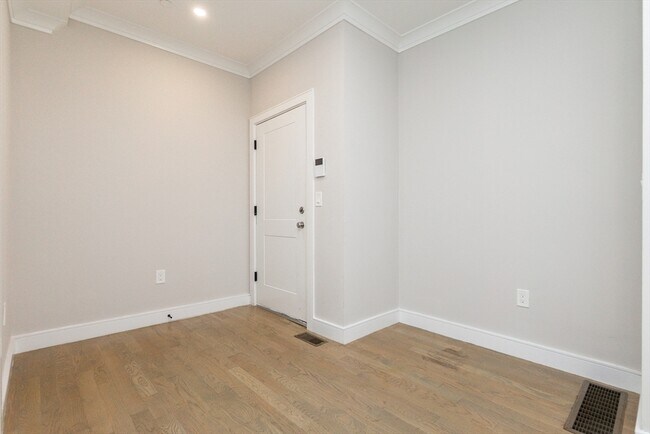 Building Photo - 12 Reedsdale St