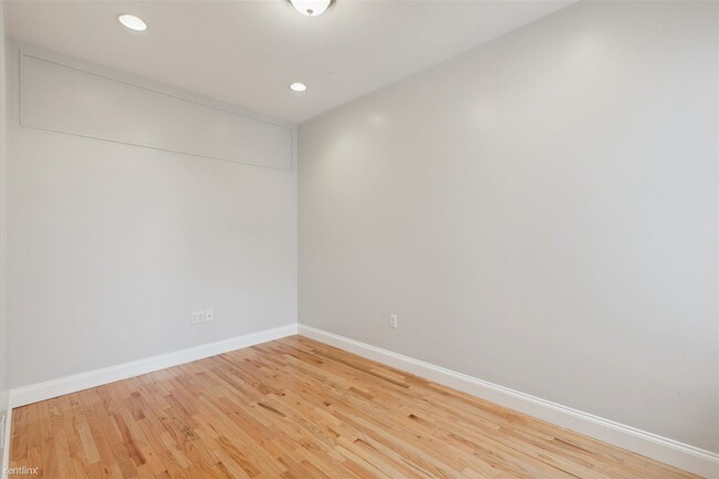 Building Photo - 3 br, 2 bath Triplex - 1846 N 17TH ST Unit...