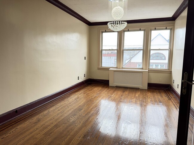 Building Photo - 13 W 27th St