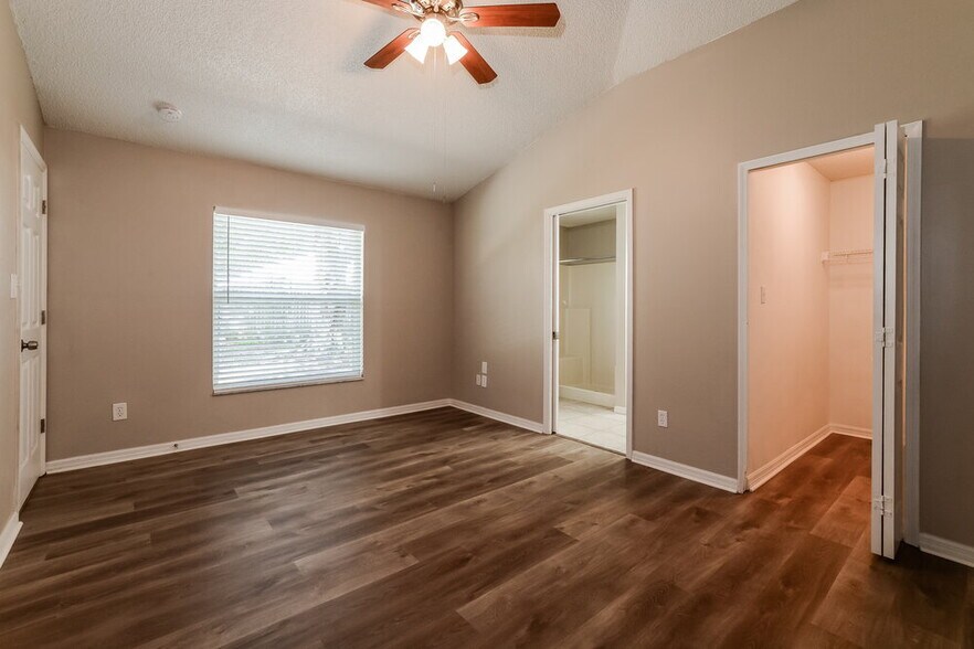 Building Photo - 3229 New Mexico Ct