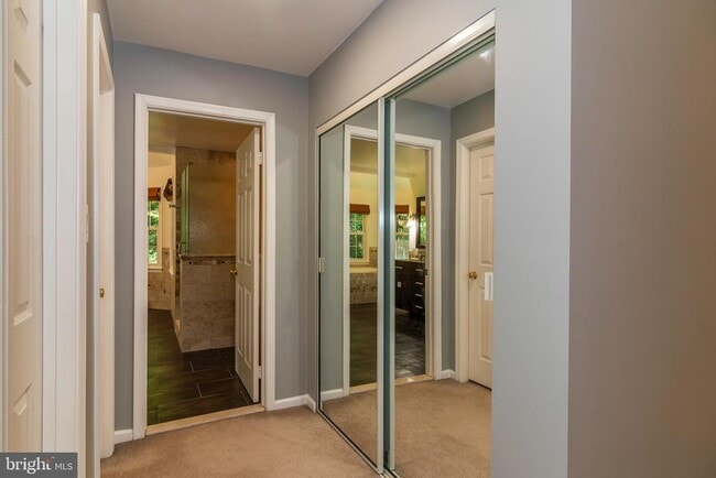 Building Photo - 7300 Scarlet Oak Ct