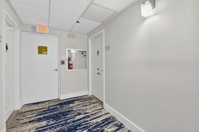 Building Photo - 3215 S Ocean Blvd