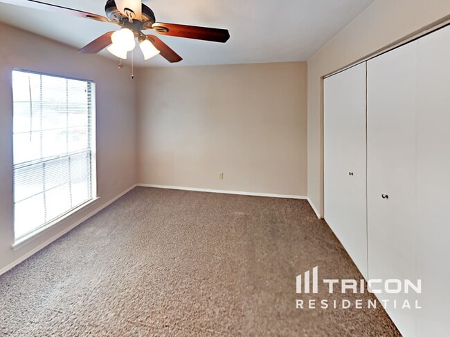 Building Photo - 1378 Southridge Dr
