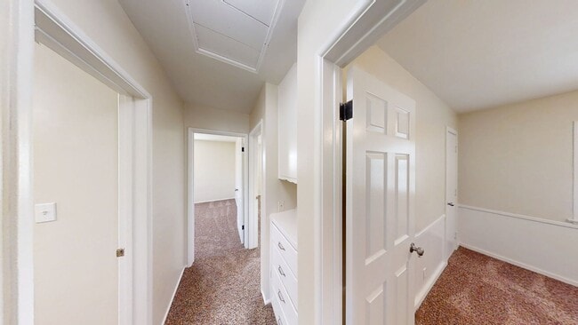 Building Photo - 3 bed 1.5 bath house + Studio Apt