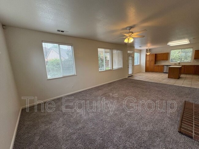 Building Photo - 2650 S Peppertree St