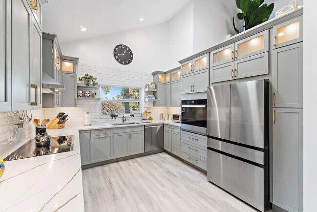 Building Photo - 4161 S US Hwy 1