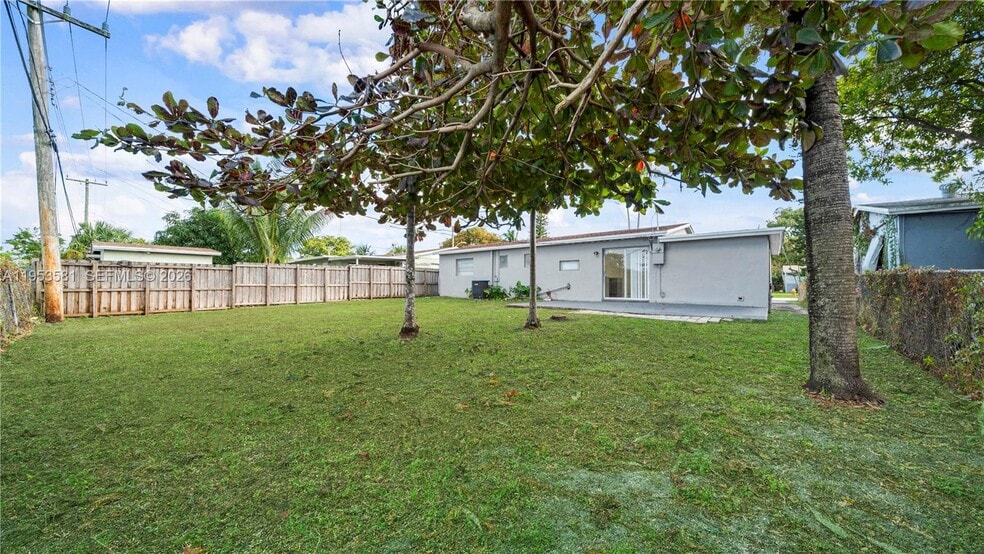 Building Photo - 4285 SW 48th Ct