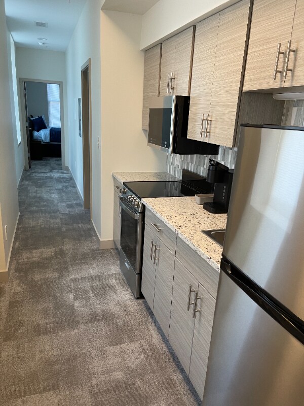 Building Photo - 1417 W9th St