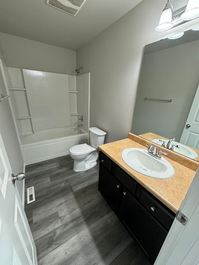 Building Photo - 1163 Swan Loop