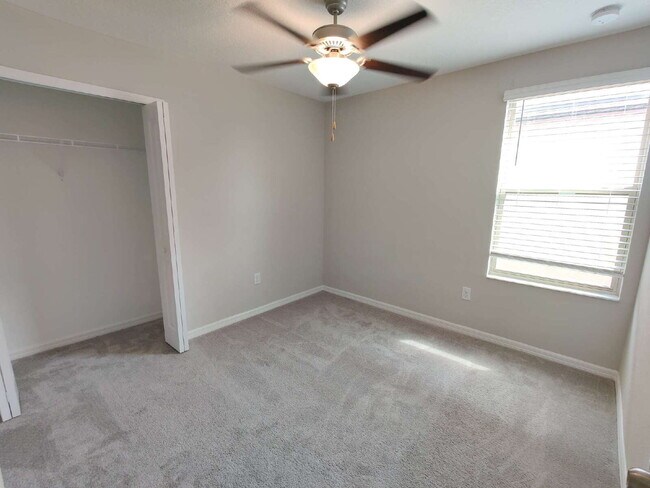 Building Photo - 7127 Samuel Ivy Dr