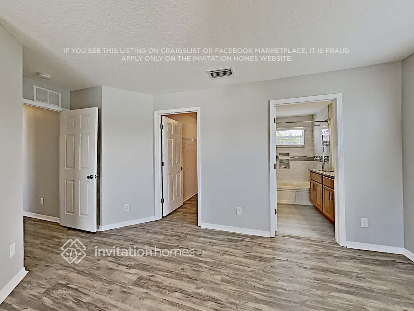 Building Photo - 10504 Lakeside Vista Dr