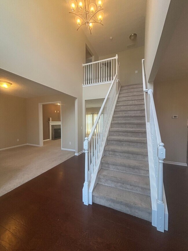 Building Photo - Spacious 4-Bedroom 2.5 Bath Gem in Avon, OH!