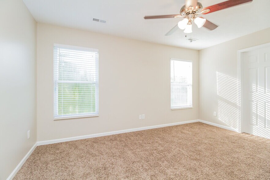 Building Photo - 305 Stewart Springs Dr