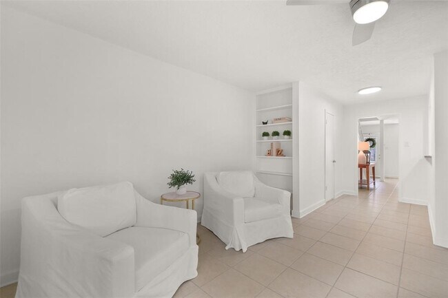 Building Photo - 3371 Continental Dr