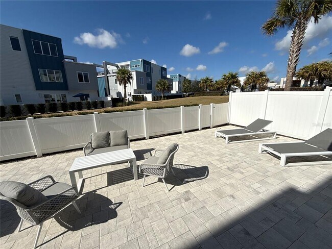 Building Photo - 7740 Sandy Ridge Dr