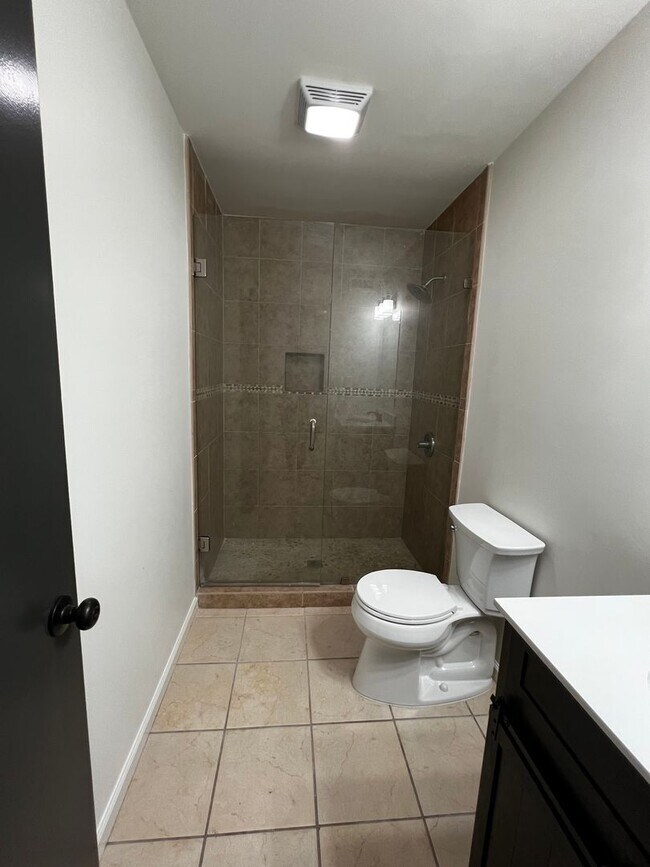 Building Photo - Charming 2-Bedroom Rental on Ladies Island
