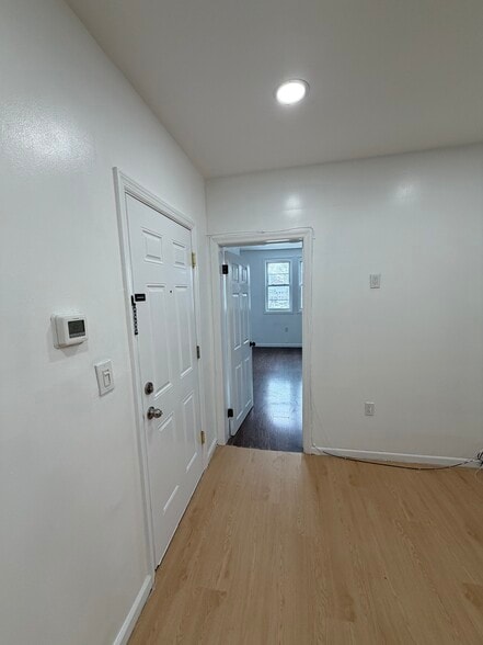 Building Photo - 197 S 11th St