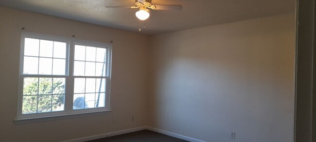 Building Photo - 5234 Donlyn Dr
