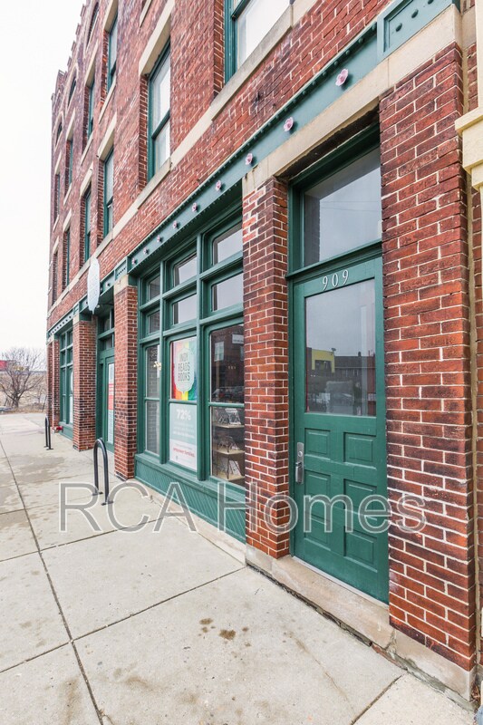 Building Photo - 913 Massachusetts Ave