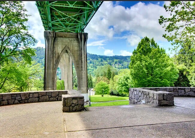 Building Photo - 6625 Amherst N St