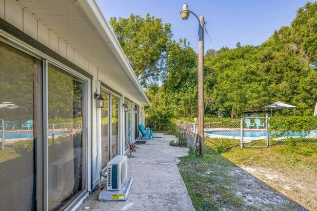 Building Photo - 2301 Carlton Dr