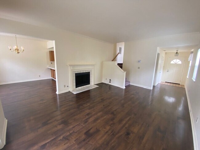 Building Photo - 63 Glen Lake Dr