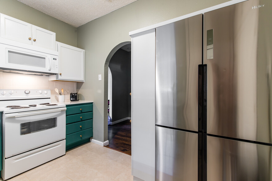 Kitchen facing dining room - 110 South Henderson Avenue