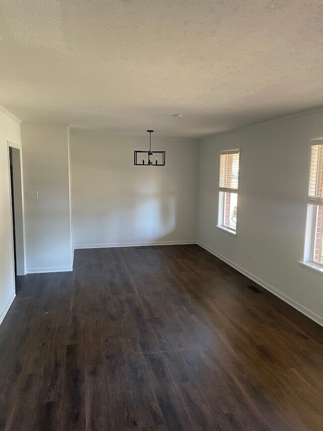 Building Photo - 150 Stilwell Cir