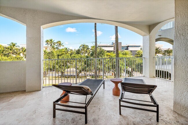Building Photo - 3700 S Ocean Blvd