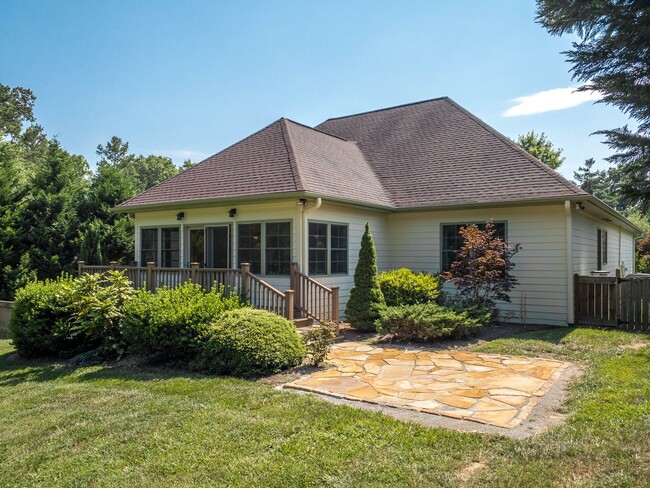 Building Photo - Beautiful Three-Bedroom Home in Candler