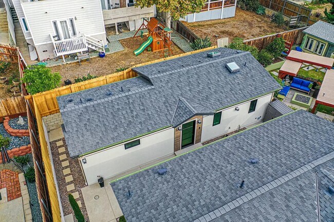 Building Photo - 264 Barbara Ave