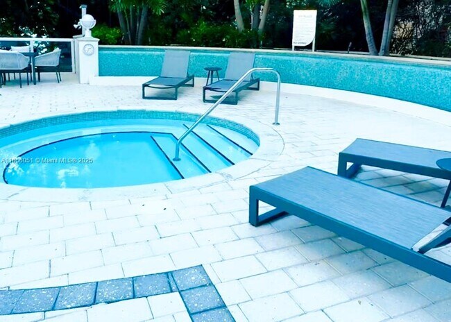 Building Photo - 2127 Brickell Ave