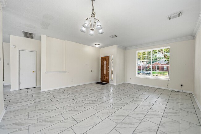 Building Photo - 9641 Weldridge Dr