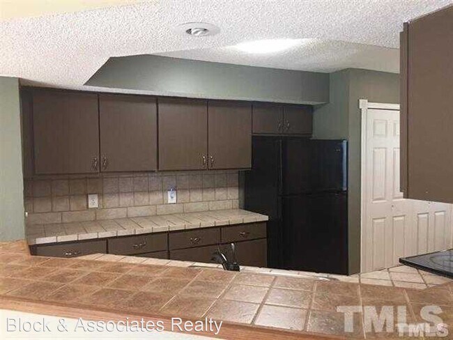 Building Photo - 7918 Falcon Rest Cir