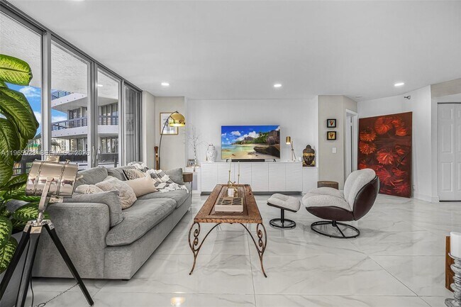 Building Photo - 3500 Mystic Pointe Dr